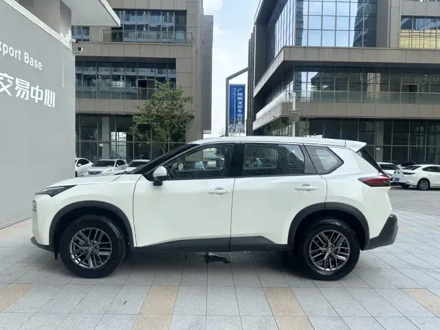 Nissan X-Trail — Фото автомобиля 3