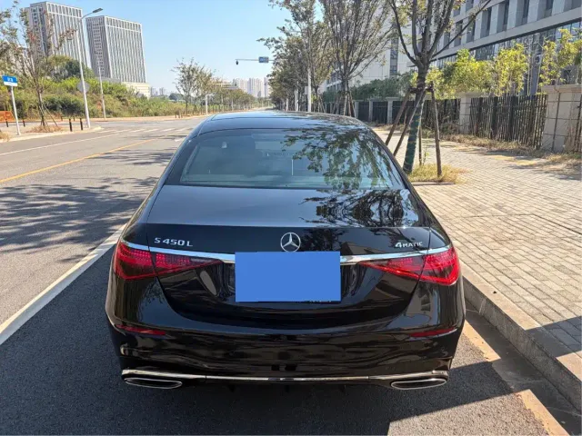 Mercedes-Benz S-Class — Фото автомобиля 4