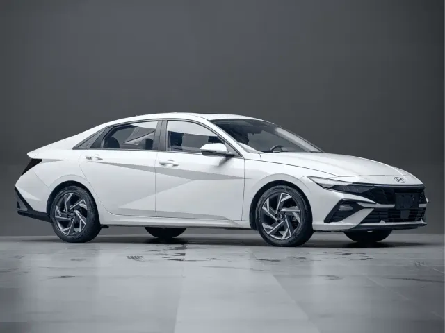 Hyundai Elantra — Фото автомобиля 6