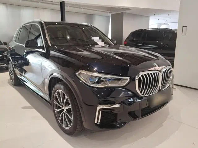 BMW BMW X5 2022 Facelift xDrive 30Li Premium M Sport Package — Фото автомобиля 3