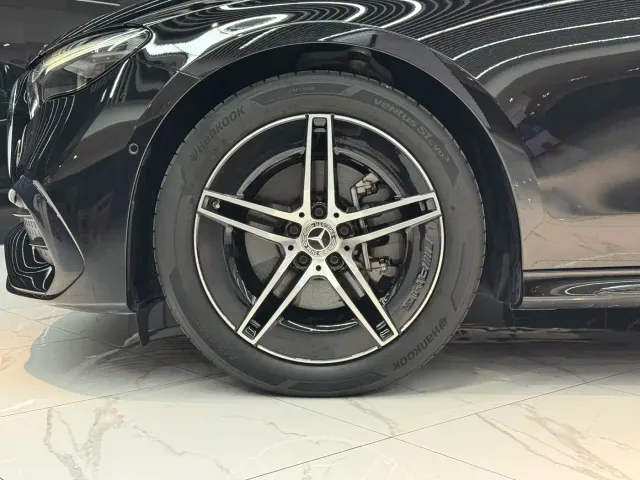 Mercedes-Benz E-Class — Фото автомобиля 13