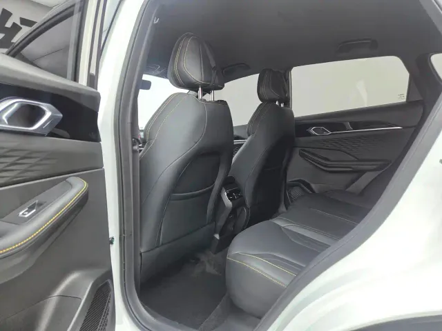 Geely Binyue — Фото автомобиля 10