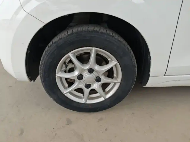 Roewe Clever — Фото автомобиля 22