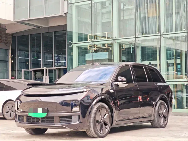 Li Auto L8 — Фото автомобиля 4