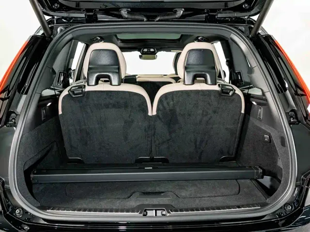 Volvo XC90 — Фото автомобиля 24