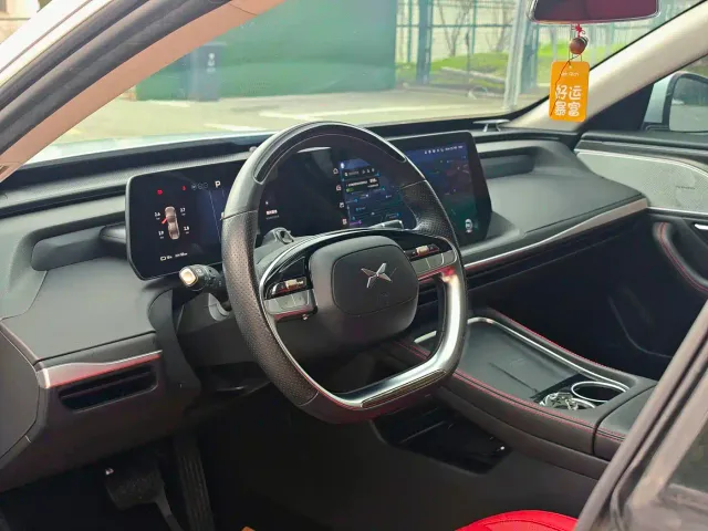 Xpeng P7 — Фото автомобиля 4