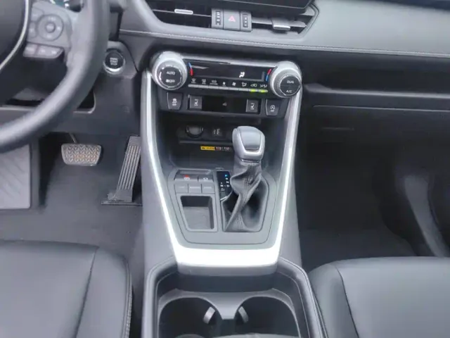 Toyota RAV4 — Фото автомобиля 16