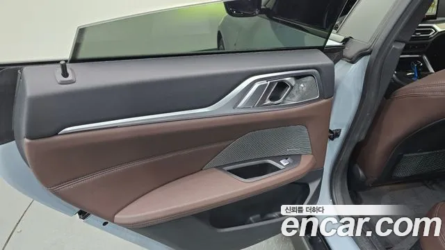 BMW i4 — Фото автомобиля 24