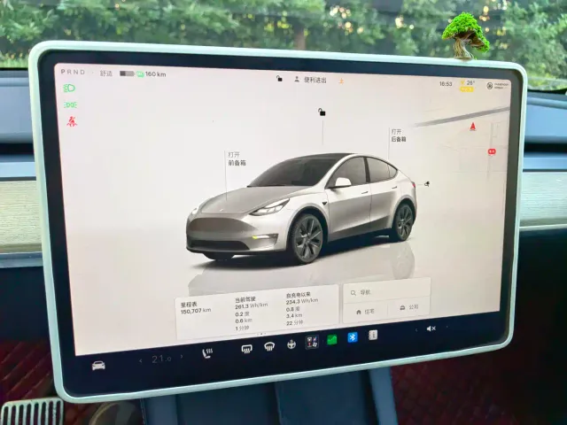 Tesla Model Y — Фото автомобиля 8