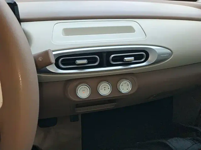 Wuling Hongguang Mini EV — Фото автомобиля 12