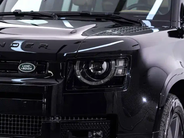 Land Rover Defender — Фото автомобиля 10