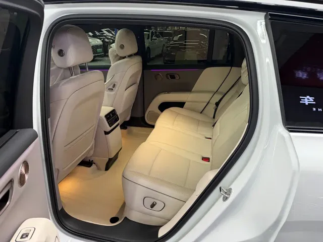 Li Auto i6 — Фото автомобиля 8