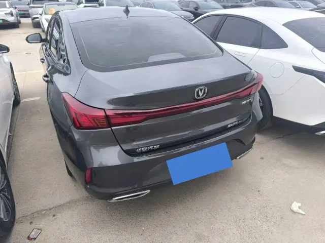 Changan Eado — Фото автомобиля 9