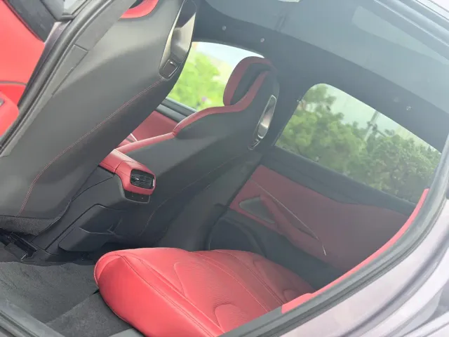 Xiaomi SU7 — Фото автомобиля 8