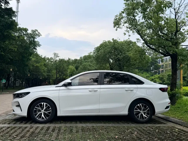 Geely Emgrand — Фото автомобиля 7
