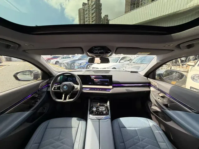 BMW i5 — Фото автомобиля 8