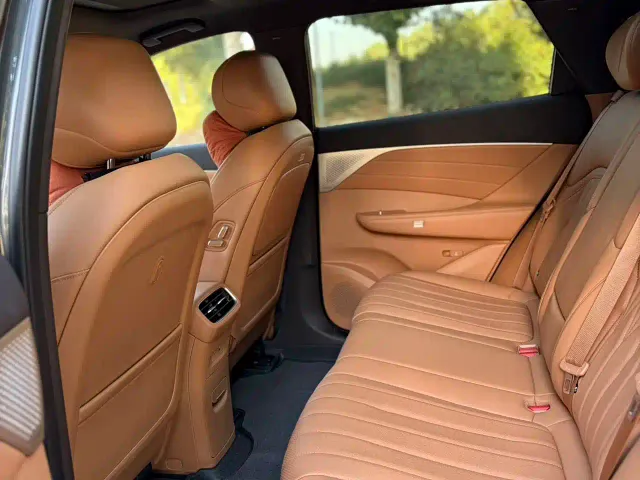 Dongfeng Aeolus L8 — Фото автомобиля 4