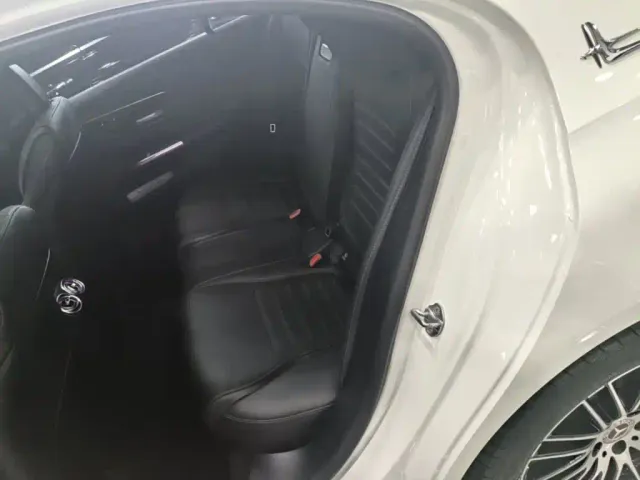 Mercedes-Benz C-Class — Фото автомобиля 16