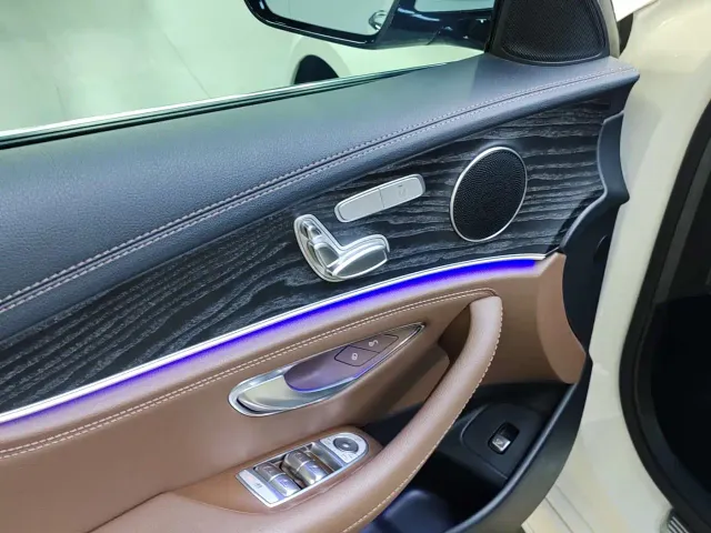 Mercedes-Benz E-Class — Фото автомобиля 9