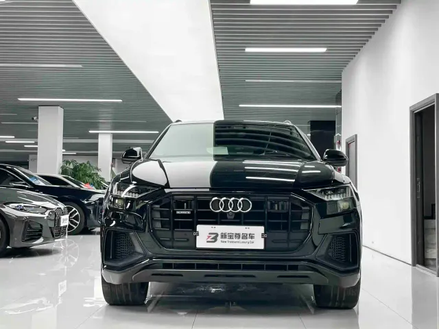 Audi Q8 — Фото автомобиля 2