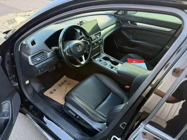 Honda Accord — Фото автомобиля 3