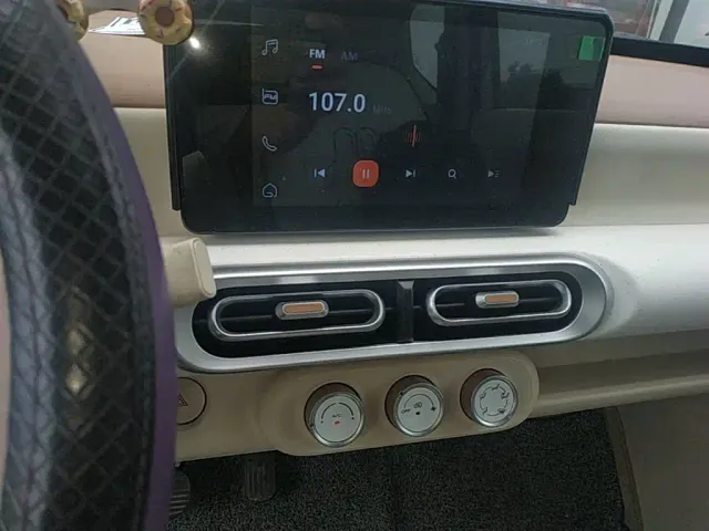 Wuling Hongguang Mini EV — Фото автомобиля 12