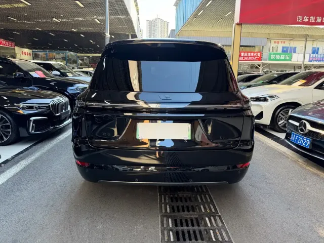 Li Auto L9 — Фото автомобиля 6