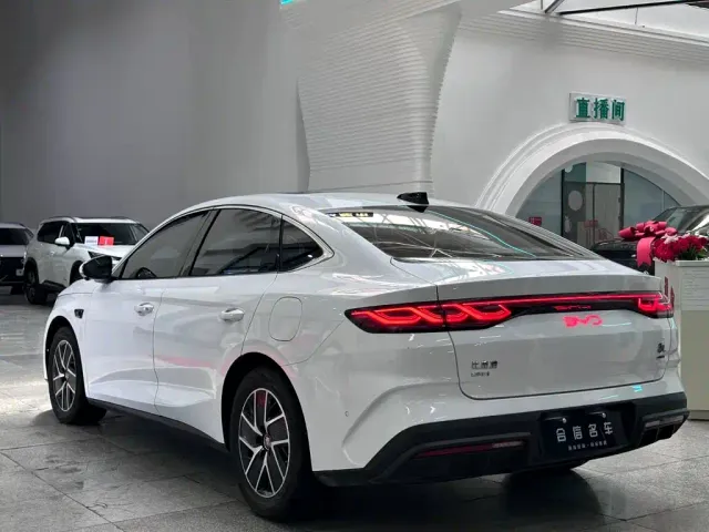 BYD Qin L — Фото автомобиля 4