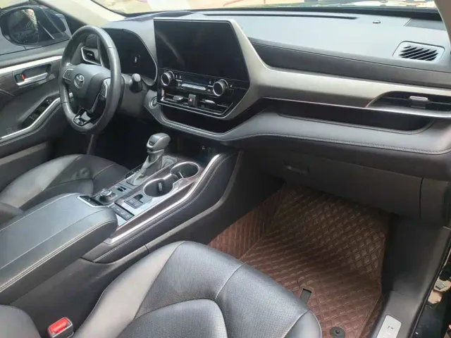 Toyota Highlander — Фото автомобиля 2