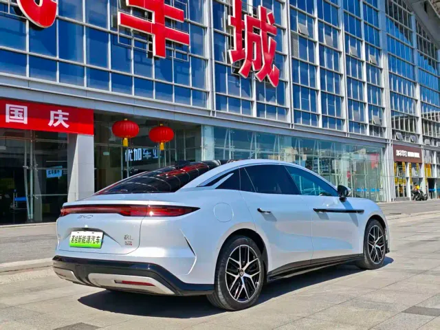 BYD Han L — Фото автомобиля 6