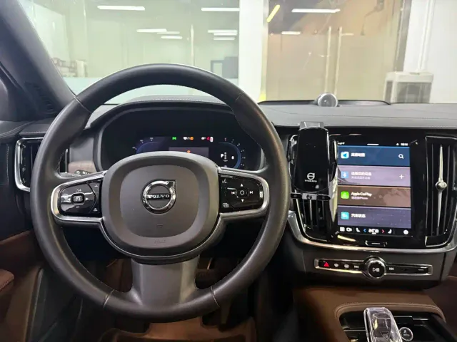 Volvo S90 — Фото автомобиля 18