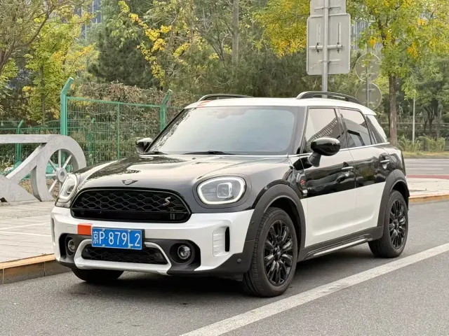 Фотография автомобиля — MINI Countryman