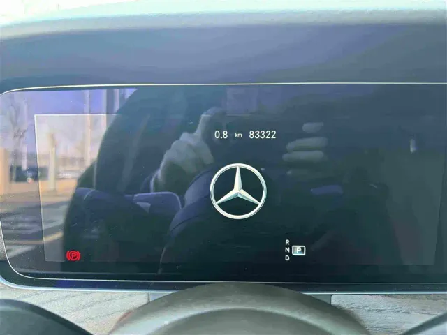 Mercedes-Benz E-Class — Фото автомобиля 5