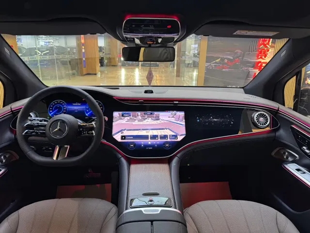 Mercedes-Benz EQE SUV — Фото автомобиля 14