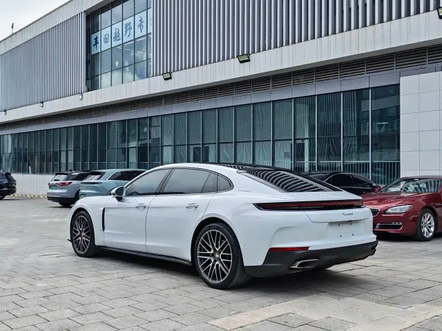 Porsche Panamera — Фото автомобиля 22