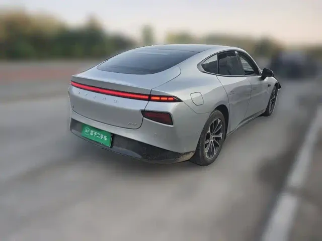 Xpeng P7 — Фото автомобиля 4