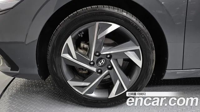 Hyundai Avante CN7 — Фото автомобиля 5