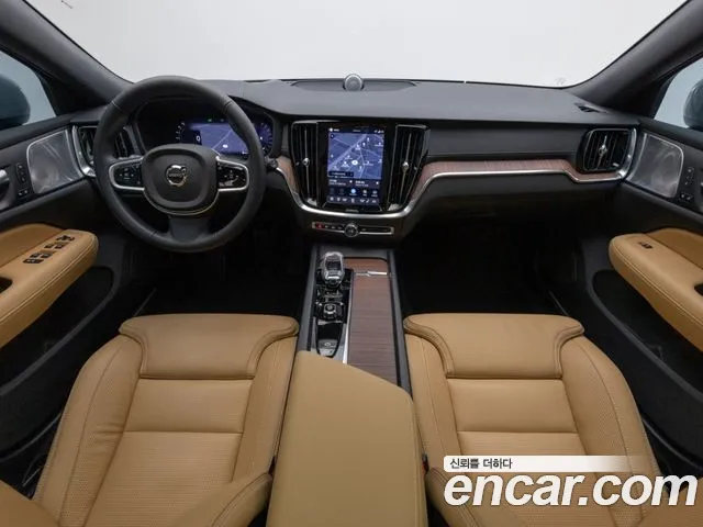 Volvo V60 Cross Country 2nd Gen — Фото автомобиля 9