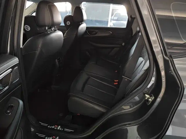 Roewe RX5 — Фото автомобиля 20