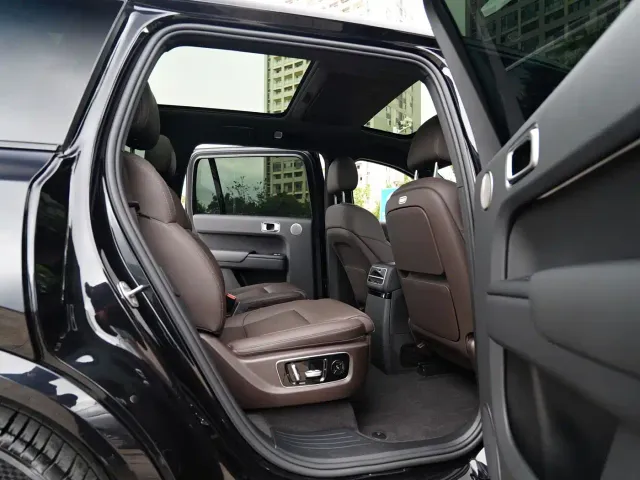 Li Auto L9 — Фото автомобиля 12