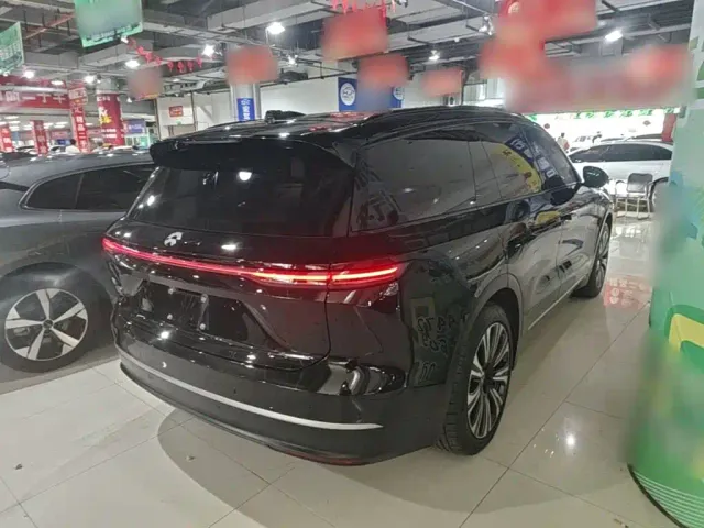 Nio ES8 — Фото автомобиля 6