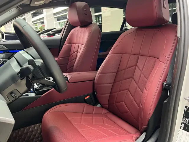 BMW 5 Series — Фото автомобиля 9