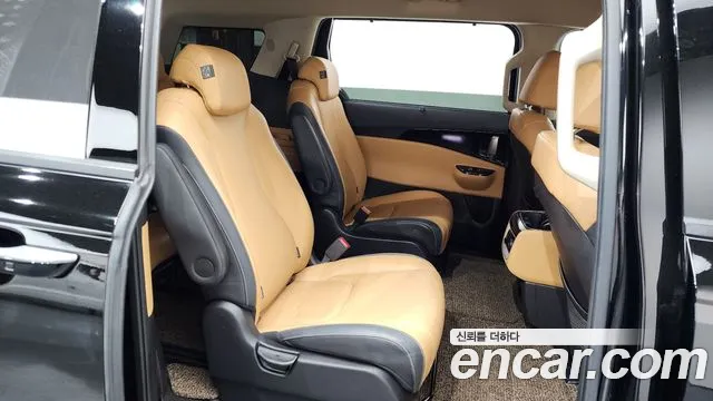 Kia Canival Carnival 4 поколение Дизель 9 мест Signature — Фото автомобиля 11
