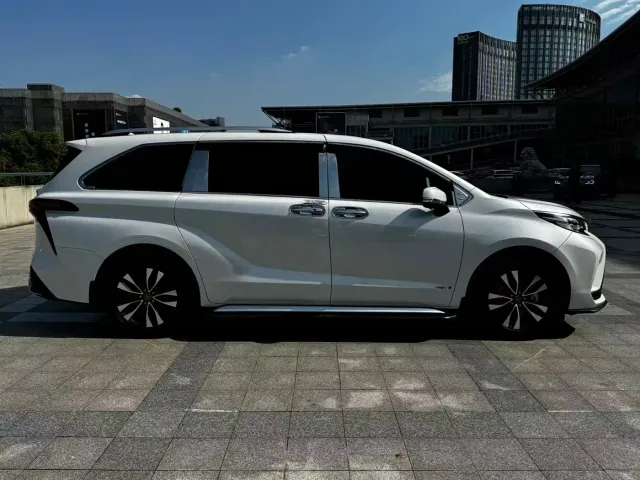 Toyota Granvia — Фото автомобиля 8
