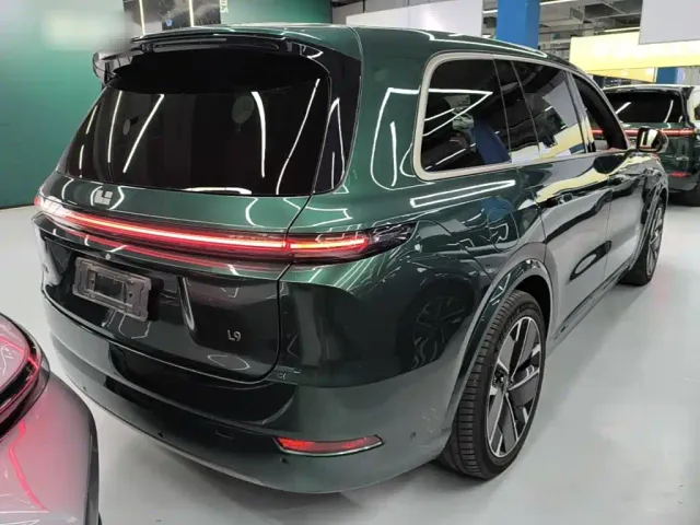Li Auto L9 — Фото автомобиля 6