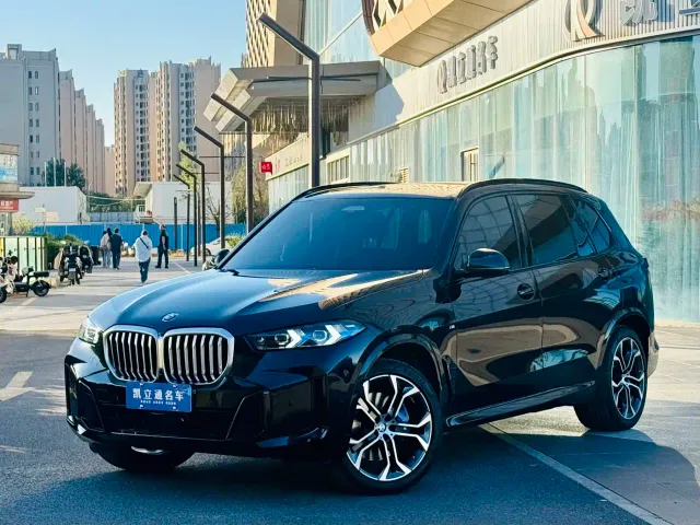 Фотография автомобиля — BMW X5