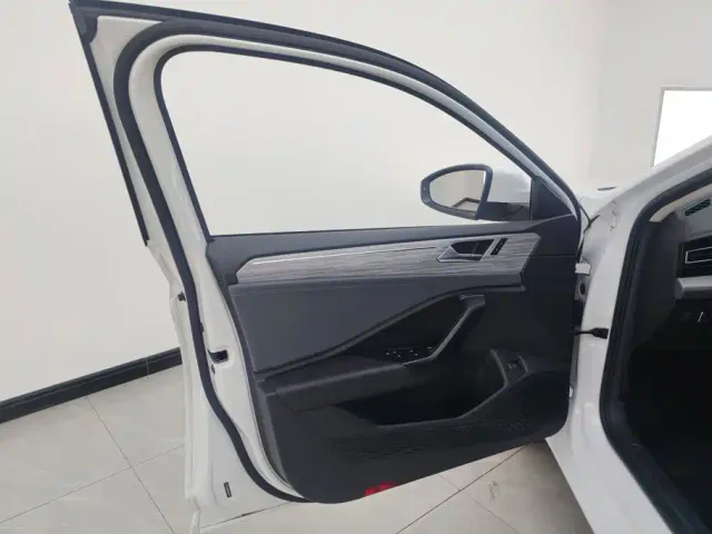 Volkswagen Sagitar — Фото автомобиля 7