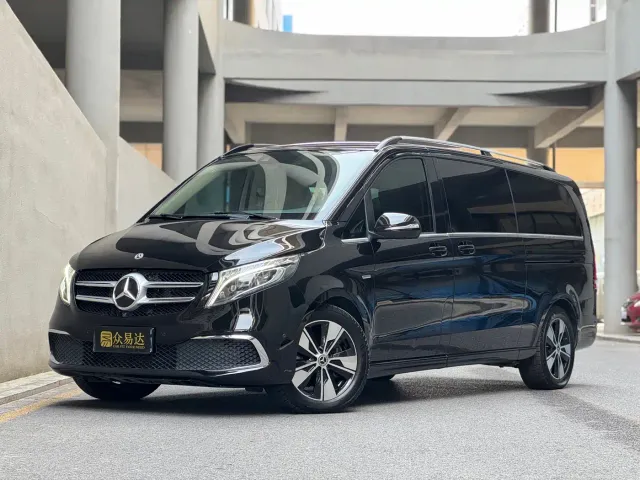 Фотография автомобиля — Mercedes-Benz V-Class