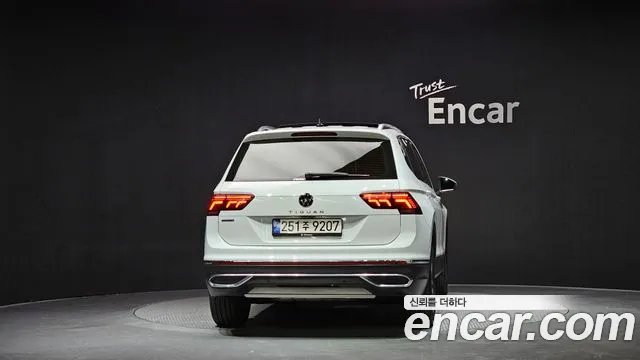 Volkswagen Tiguan — Фото автомобиля 4