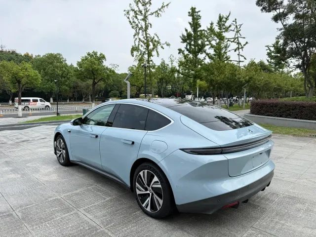 NIO NIO ET5 2022 75kWh — Фото автомобиля 5